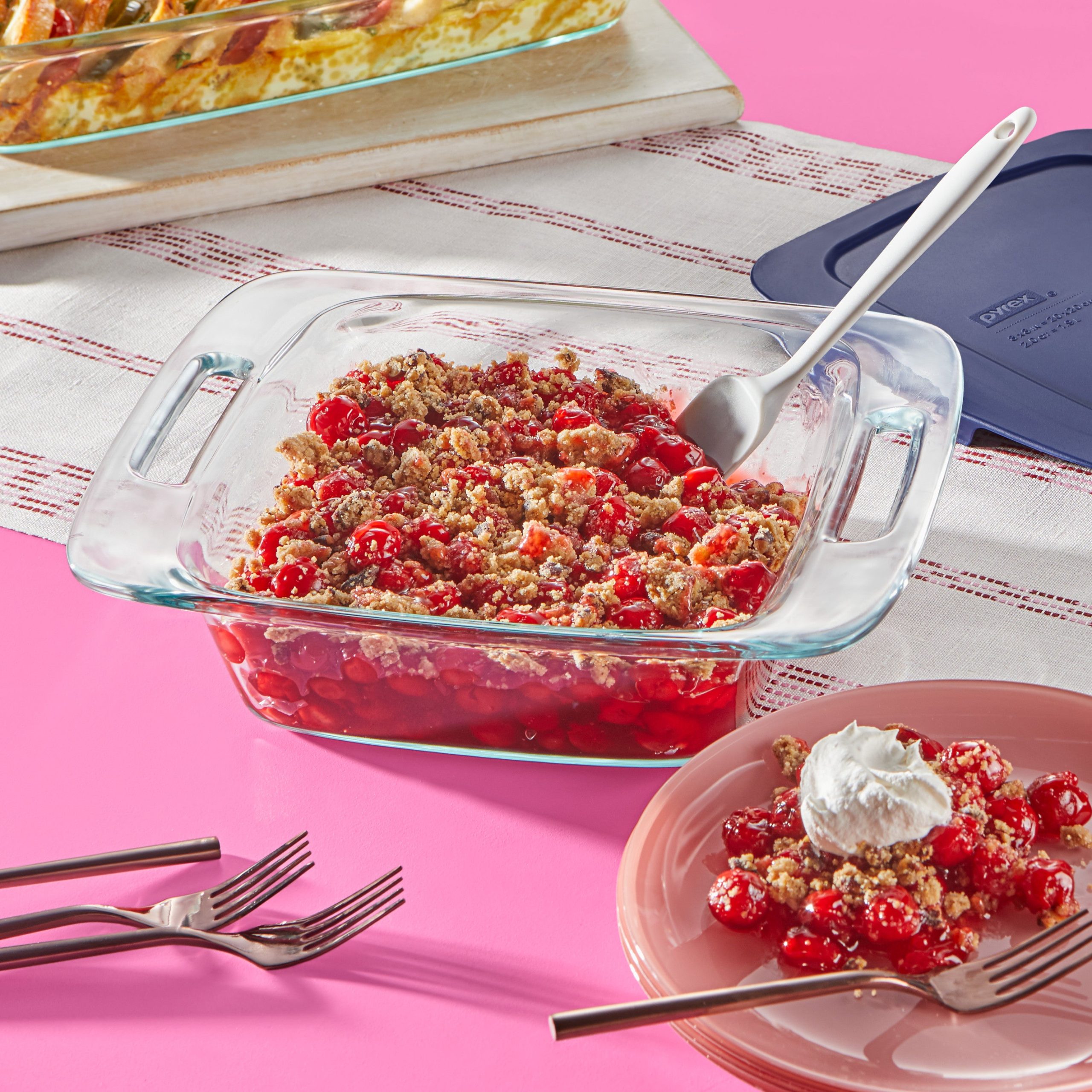 Pyrex® Easy Grab® 8" Square Glass Baking Dish with Red Lid - 图片 2